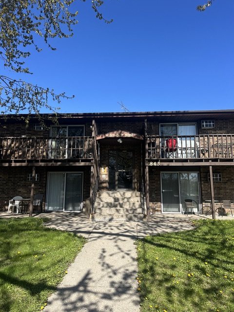 Westwood Oaks apartments