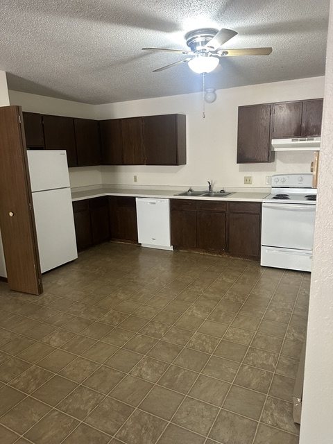 Westwood Oaks photo